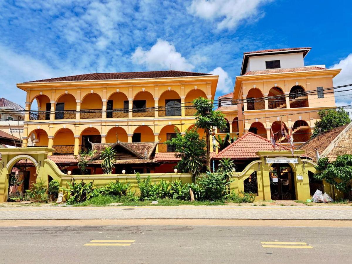 Den Hotel Totonou Siem Reap Buitenkant foto